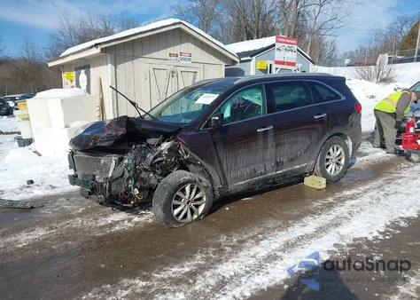 2016 Kia Sorento 2.4L Lx z USA, uszkodzony, nr VIN 5XYPG4A32GG067553